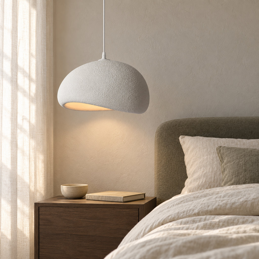Suspension galet modèle B blanc dans une chambre