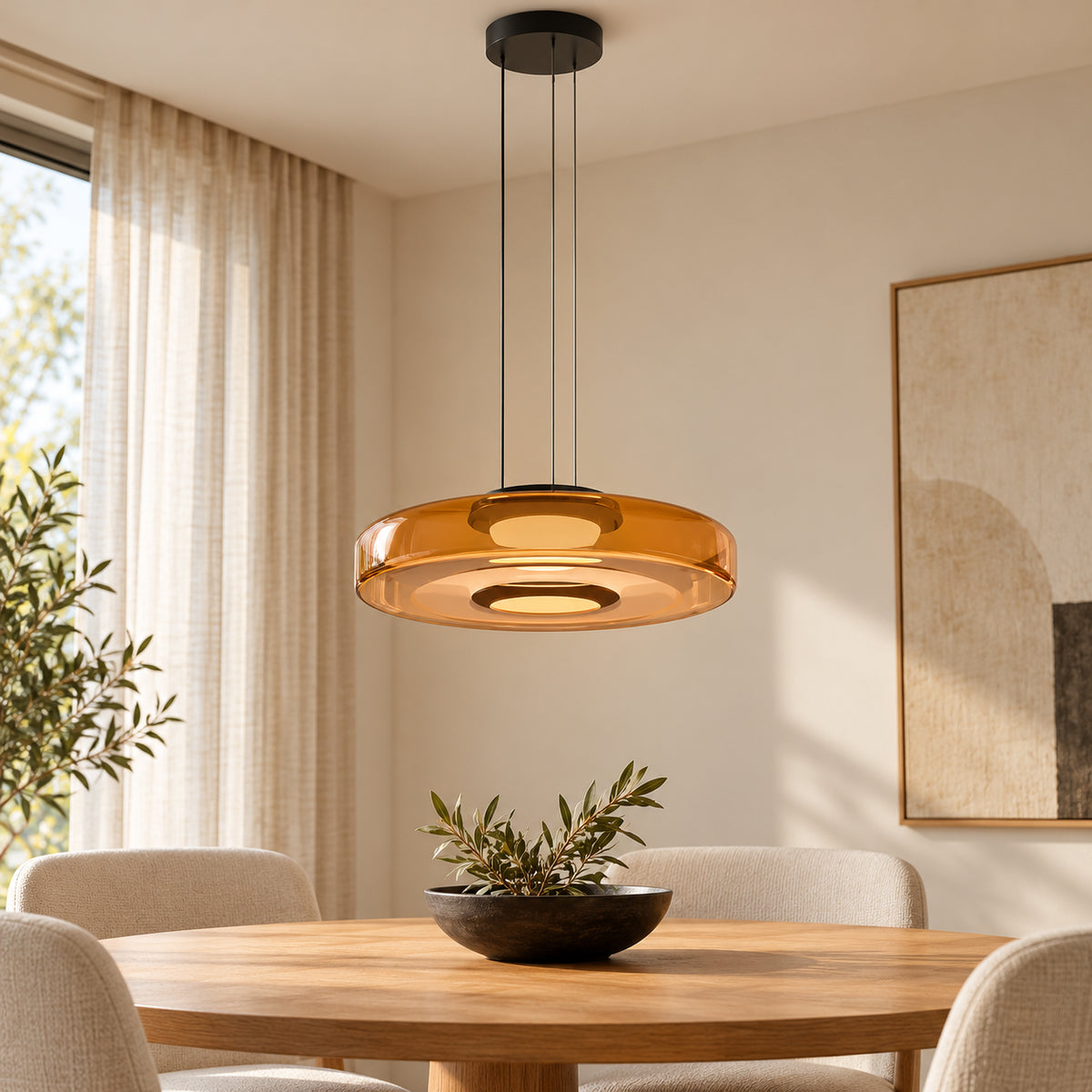 Suspension en verre Ambré 35 cm dans un intérieur réaliste