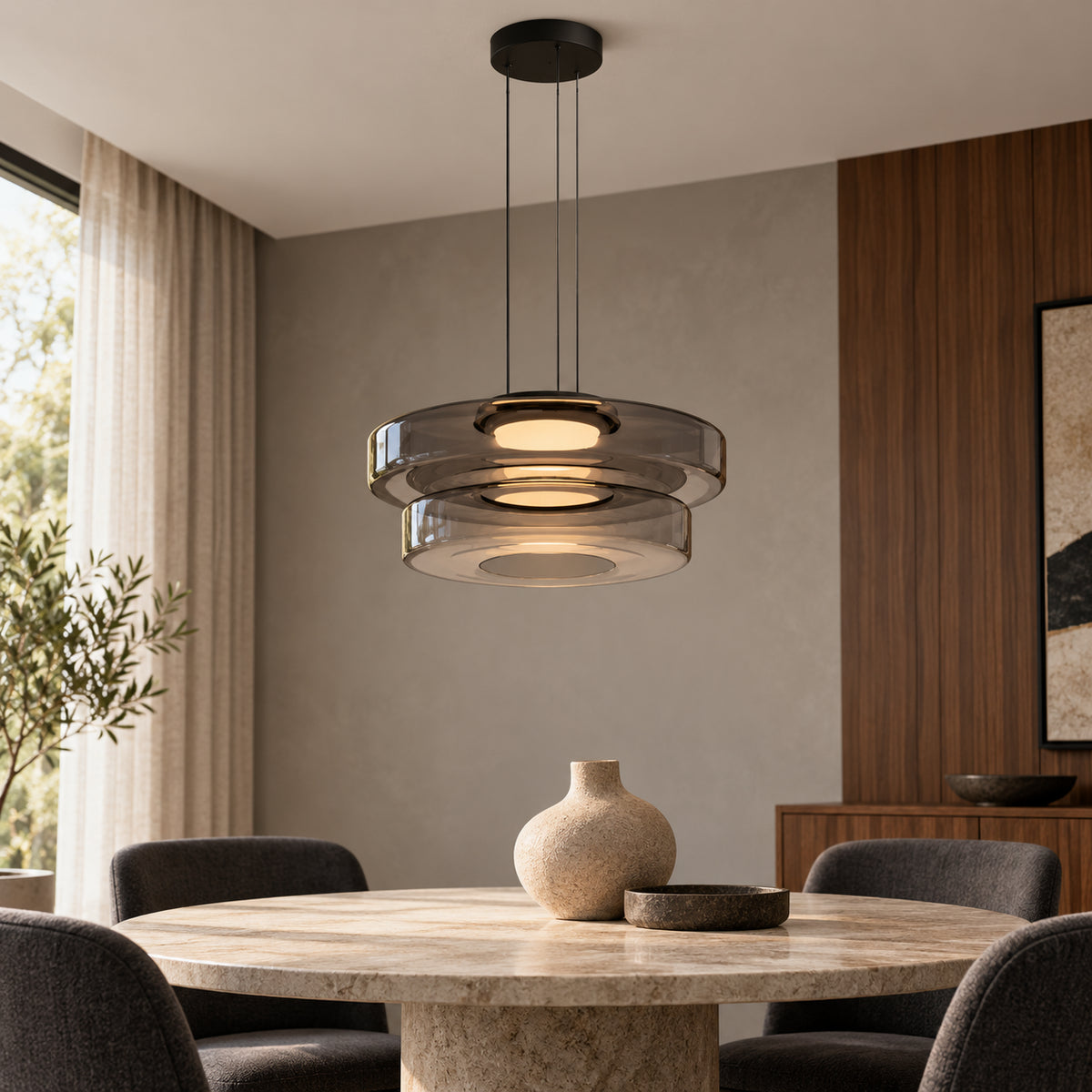 Suspension en verre Gris fumé – duo 25 + 35 cm dans un intérieur réaliste