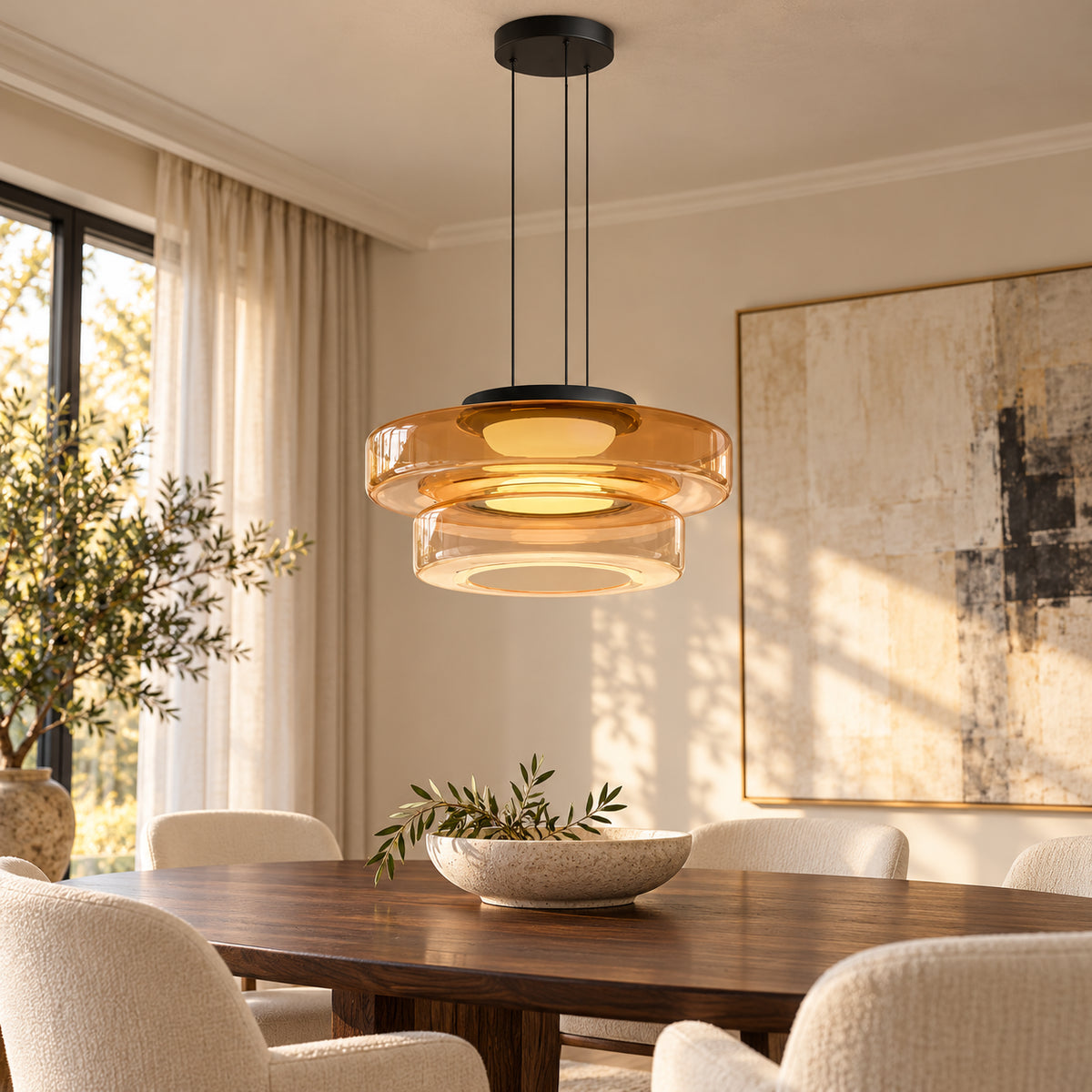 Suspension en verre Ambré – duo 35 + 45 cm dans un intérieur réaliste